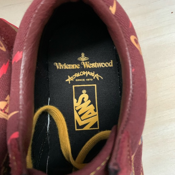 VANS - Picture 4 of 7